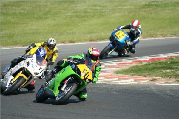 Going through Russells at Snetterton 10th June 2006 Going through Russells at Snetterton 10th June 2006