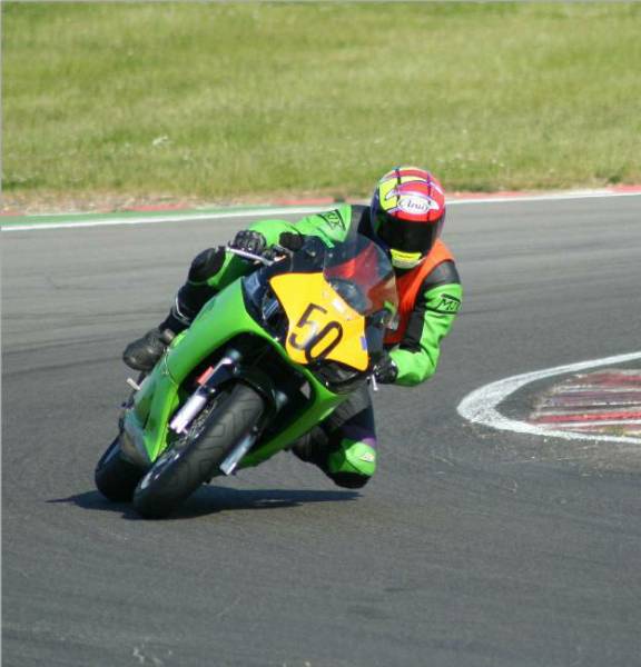 Going through Russells at Snetterton 10th June 2006 Going through Russells at Snetterton 10th June 2006